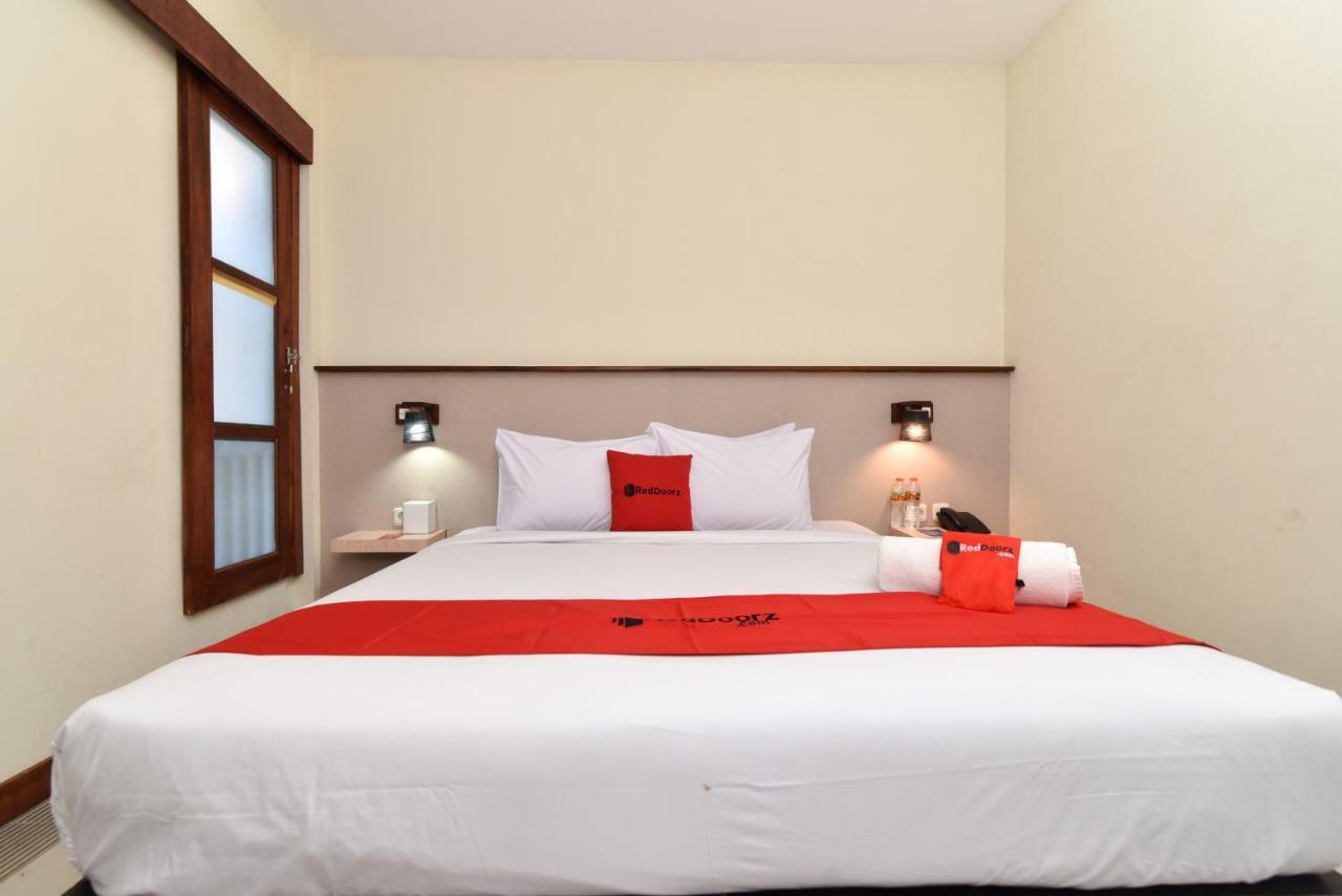 Готель Reddoorz Near Legian Street Кута Екстер'єр фото