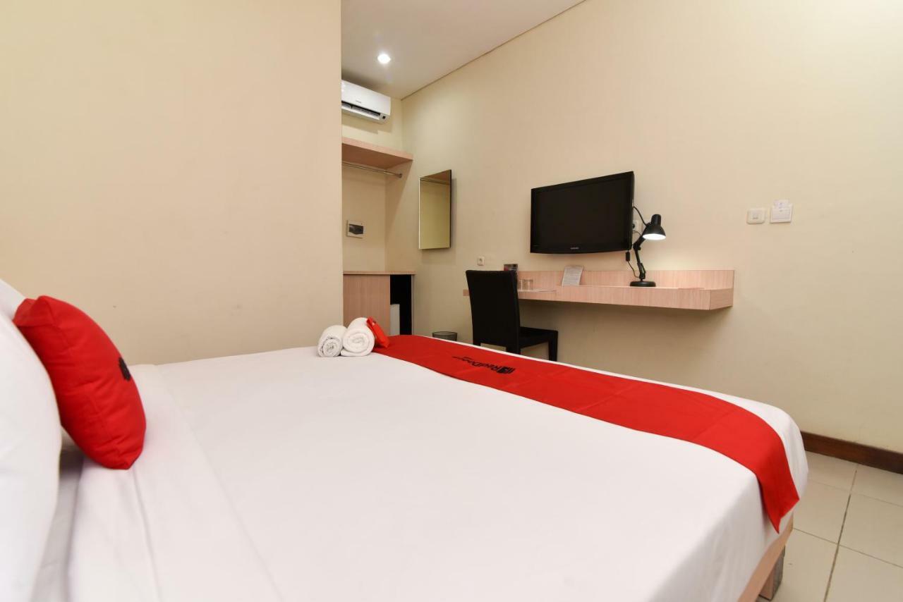 Готель Reddoorz Near Legian Street Кута Екстер'єр фото