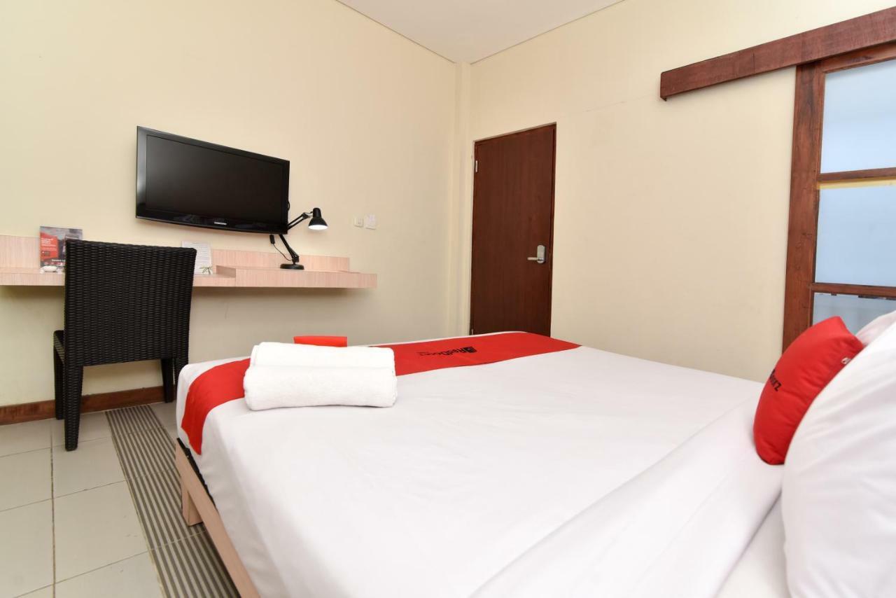 Готель Reddoorz Near Legian Street Кута Екстер'єр фото