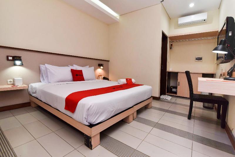 Готель Reddoorz Near Legian Street Кута Екстер'єр фото